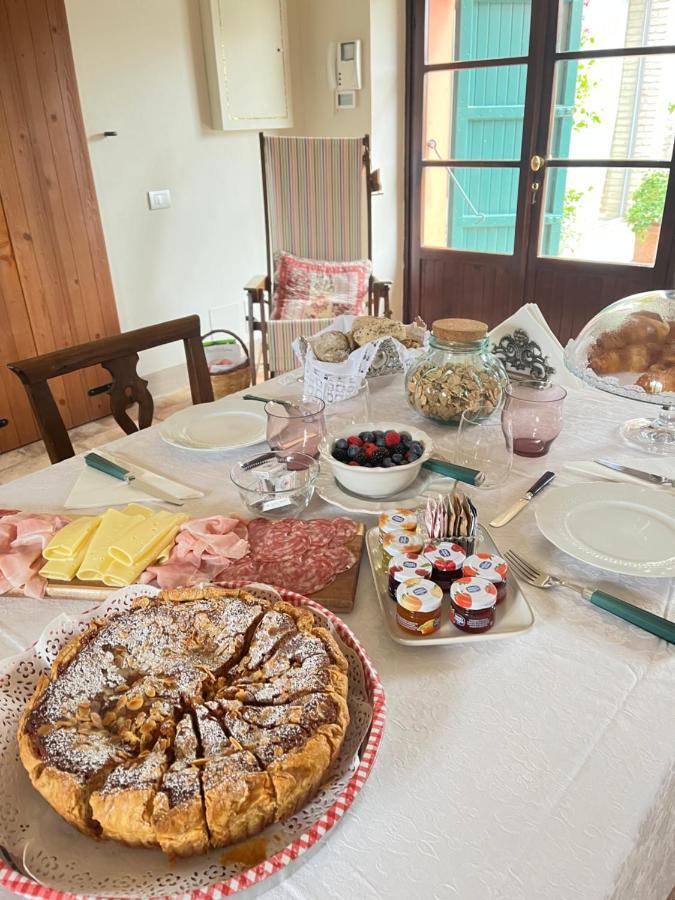 Le Mansarine Charme B&B Castellaro  Bagian luar foto