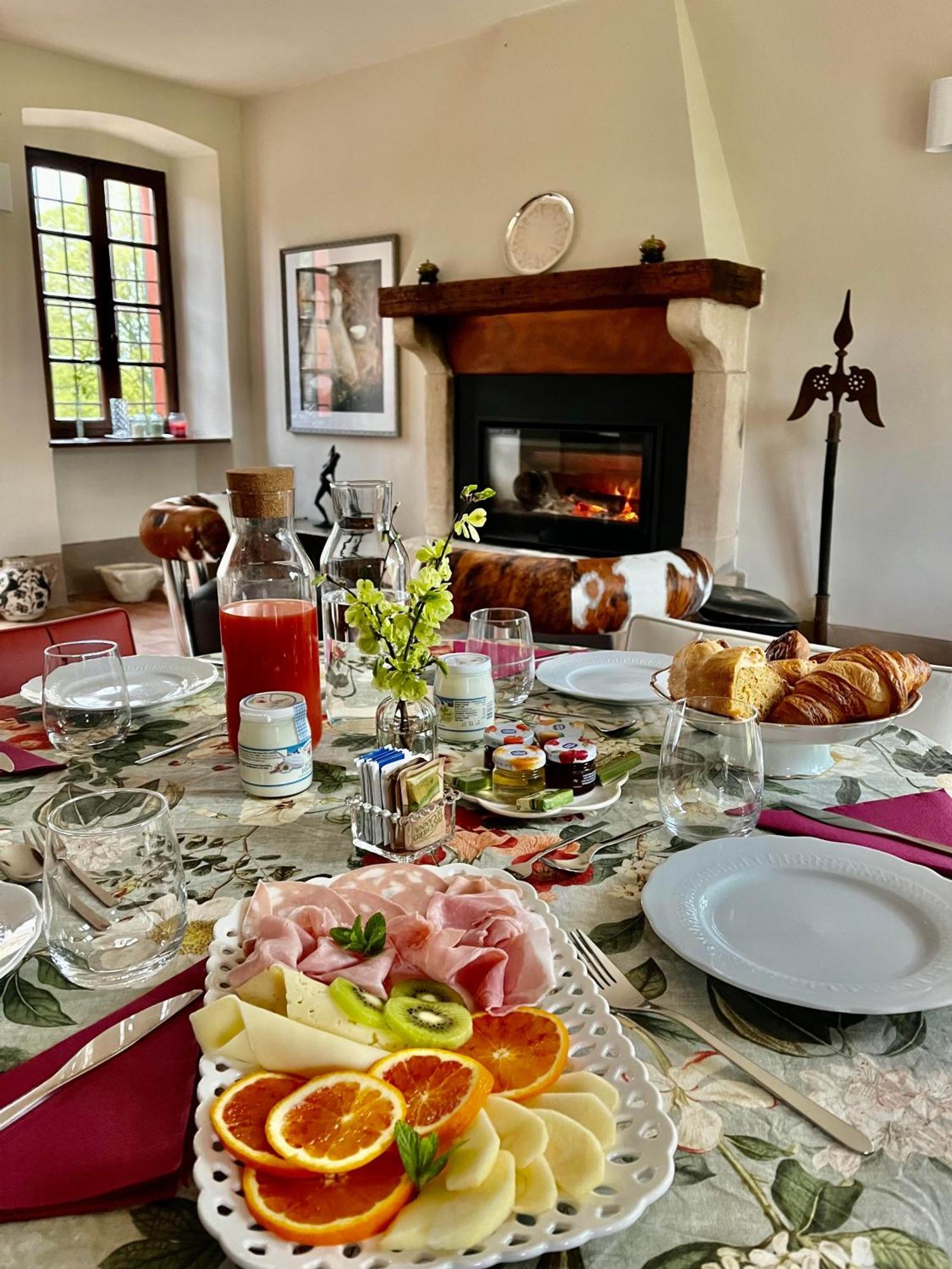 Le Mansarine Charme B&B Castellaro  Bagian luar foto